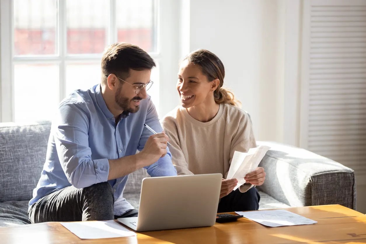 Pareja utilizando Nocnok CRM