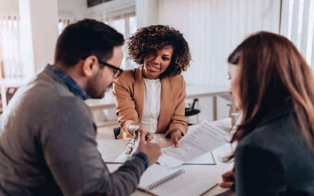 Reunión de agentes inmobiliarios