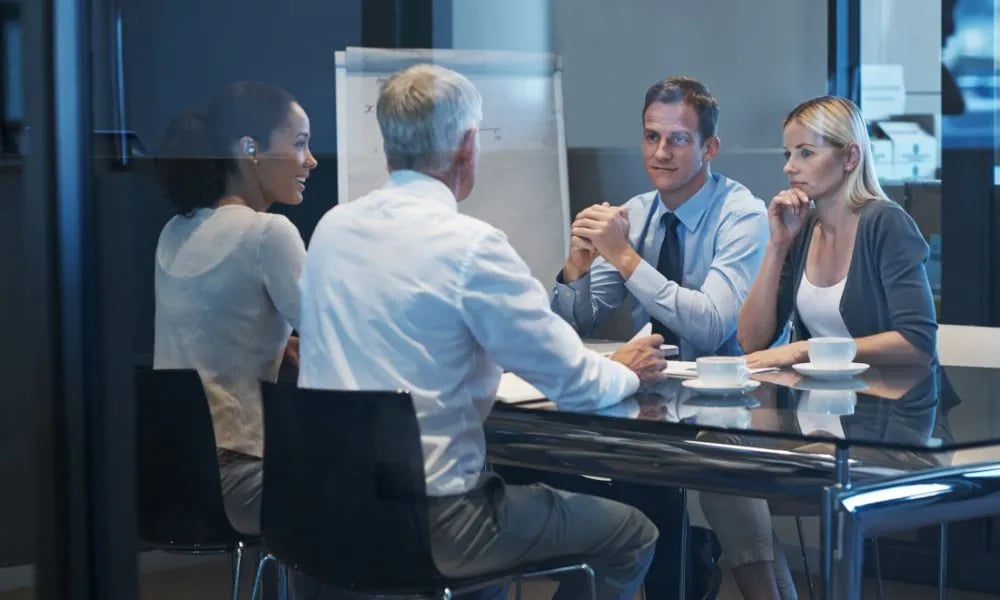 Reunión de agentes inmobiliarios