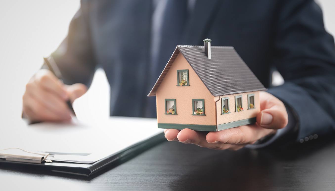 ¿Qué es un contrato de arrendamiento de una casa?